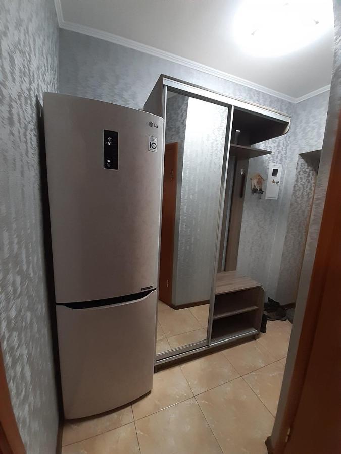 Apartamento Двокімнатна Shepetivka Exterior foto