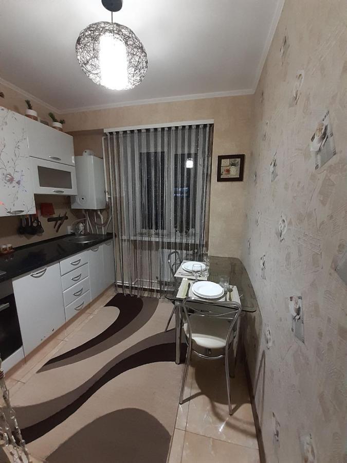 Apartamento Двокімнатна Shepetivka Exterior foto